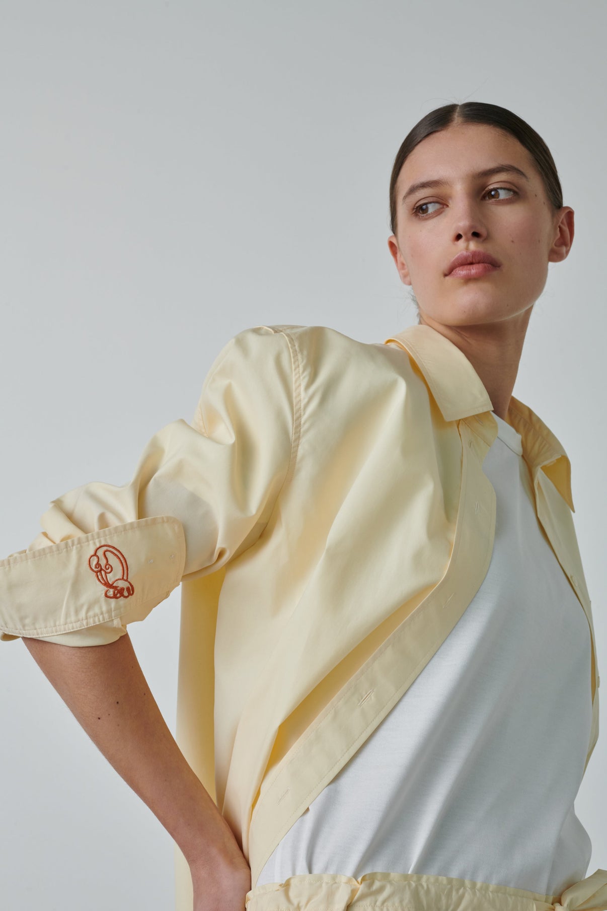 EAST OFF-WHITE SIDE SHORTS vue 5